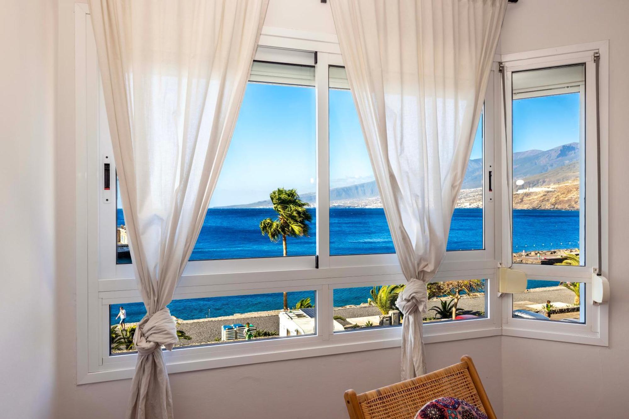 Apartment Artistic Beachfront Radazul