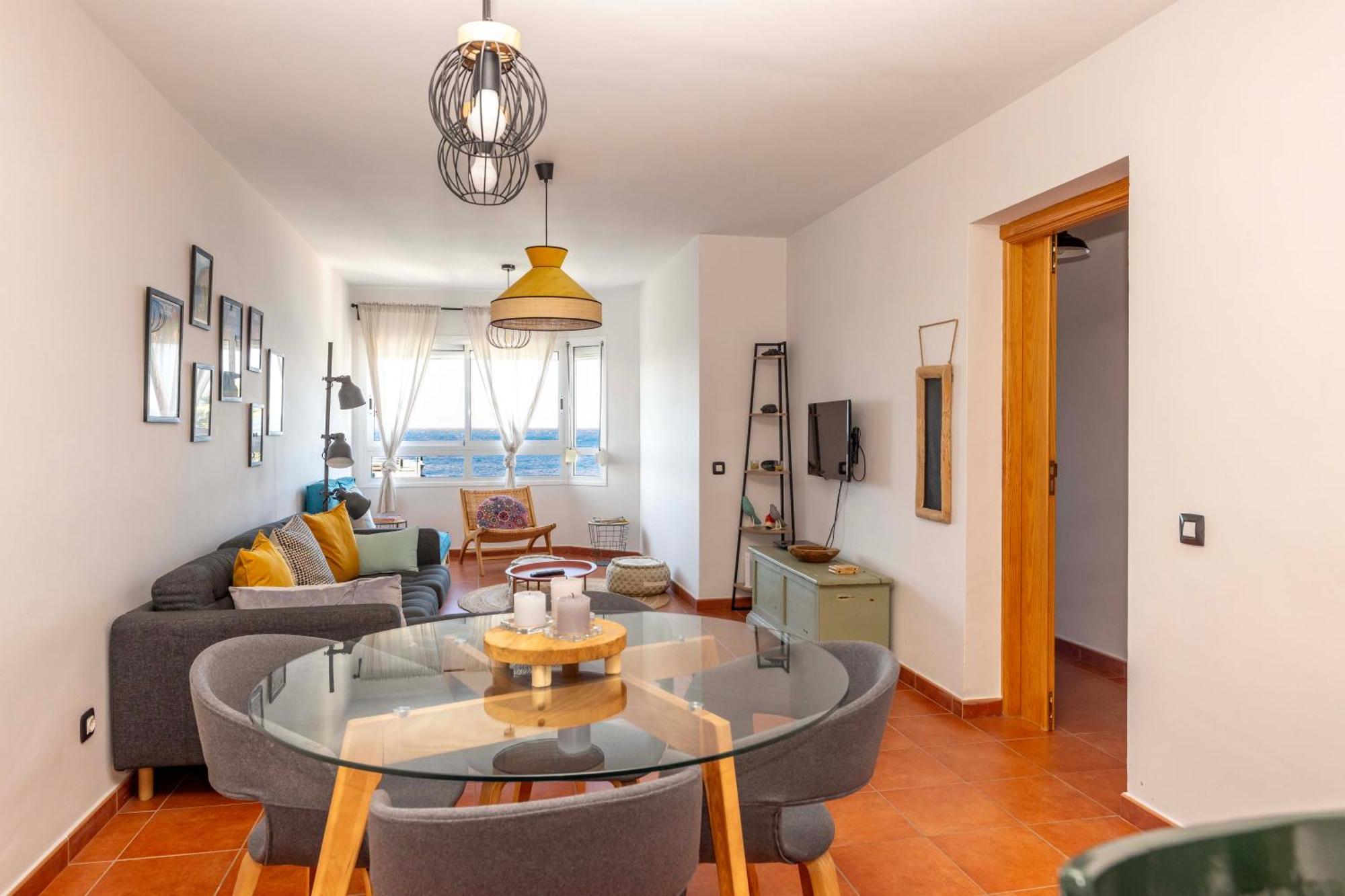 Apartment Artistic Beachfront Radazul