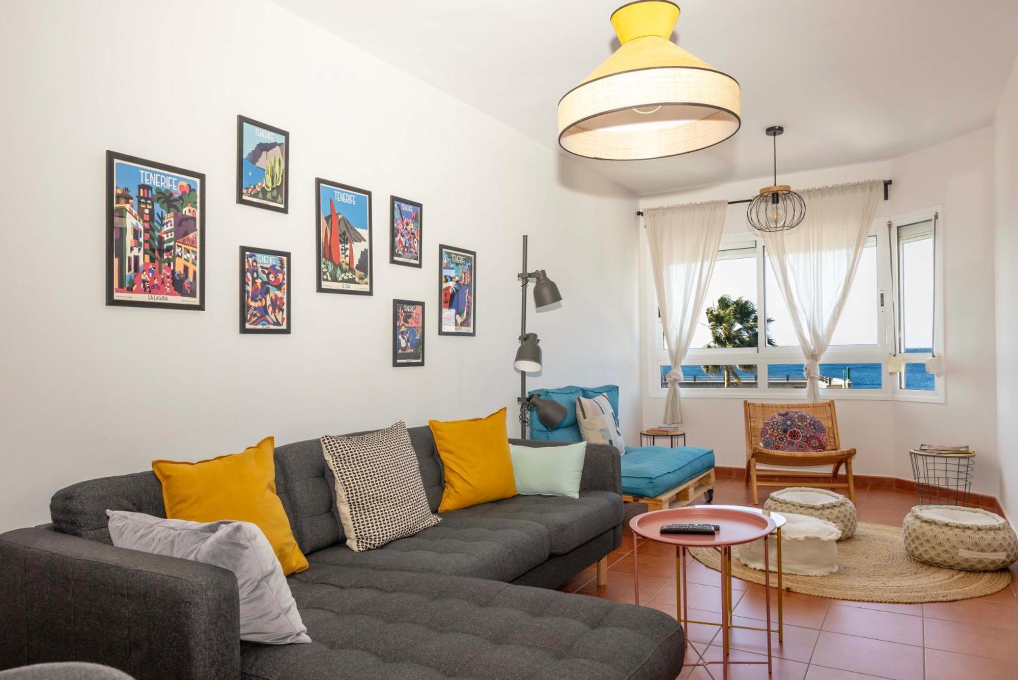 Artistic Beachfront Apartment Radazul