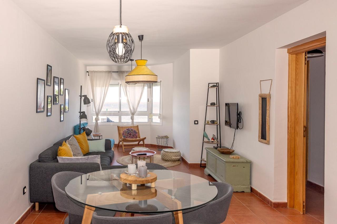 Artistic Beachfront Apartamento